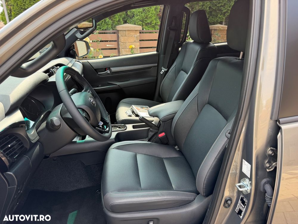 Toyota Hilux 2.8D MHEV Double Cab 6AT AWD Invincible - 16