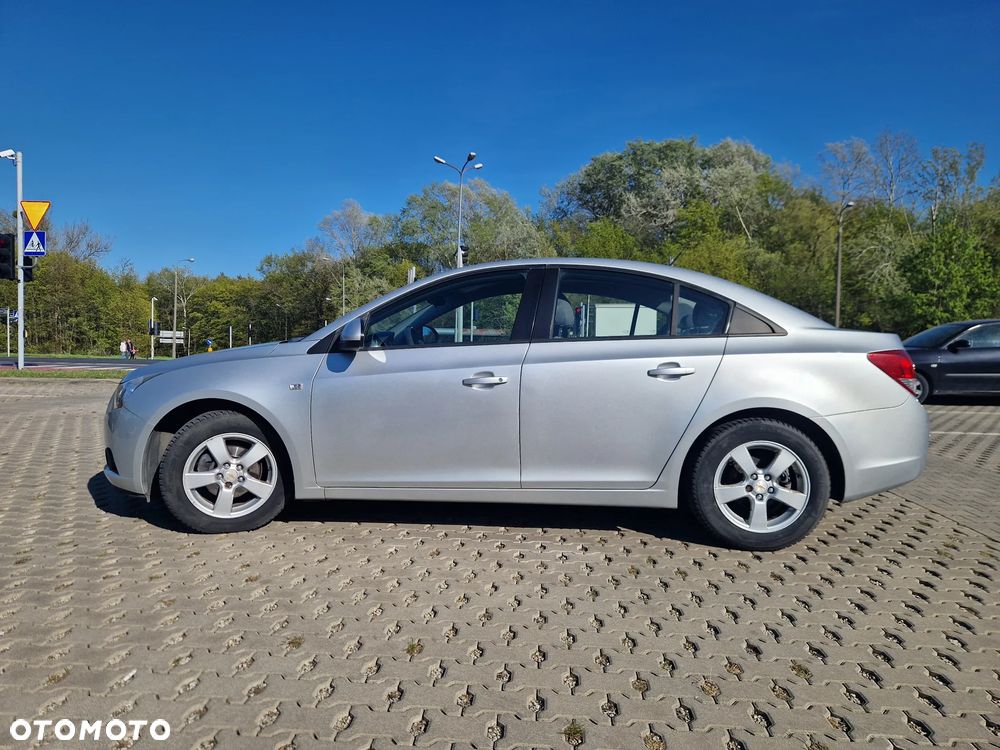 Chevrolet Cruze 1.6 LS - 5