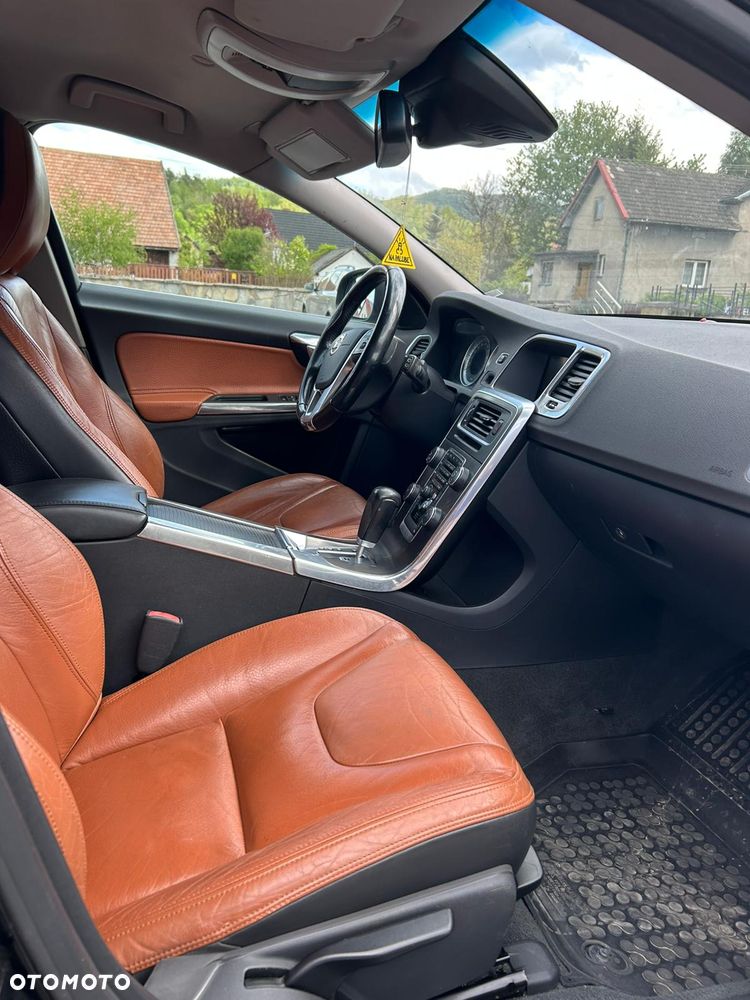 Volvo V60 D5 AWD Summum - 7
