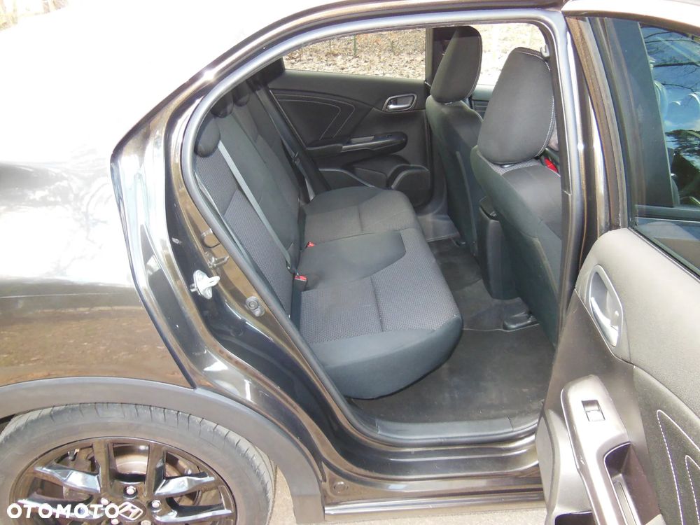 Honda Civic 1.6 i-DTEC Executive Black Edition - 16