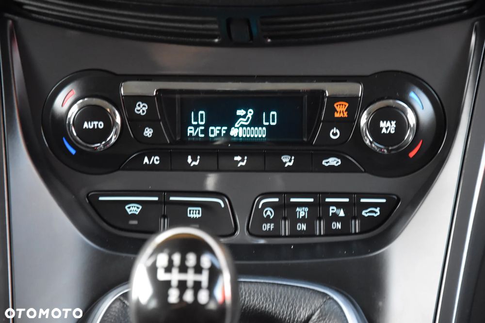 Ford Kuga 2.0 TDCi 4x4 Individual - 25