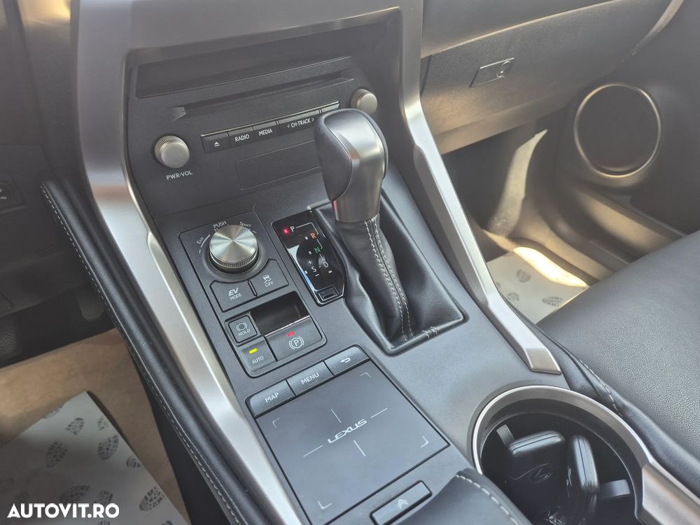 Lexus Seria NX 300h AWD Business Plus - 38