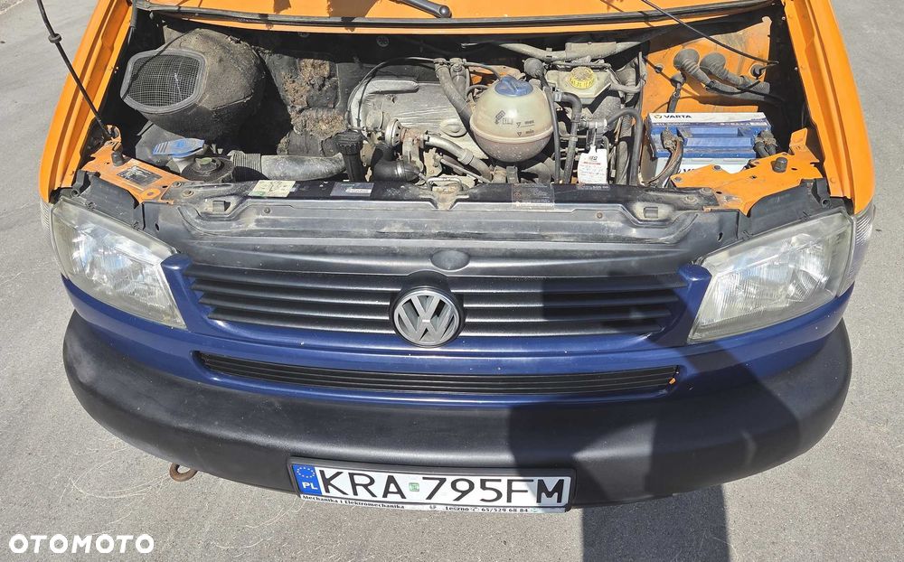 Volkswagen Caravelle - 8