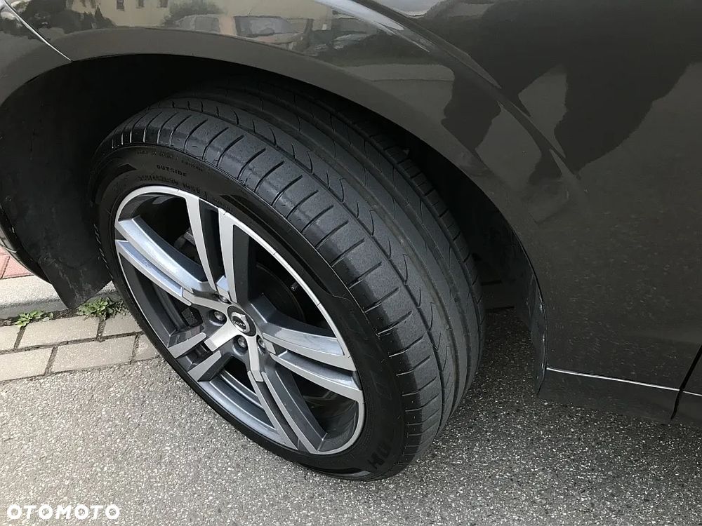 Volvo XC 60 T5 AWD Momentum Pro - 31