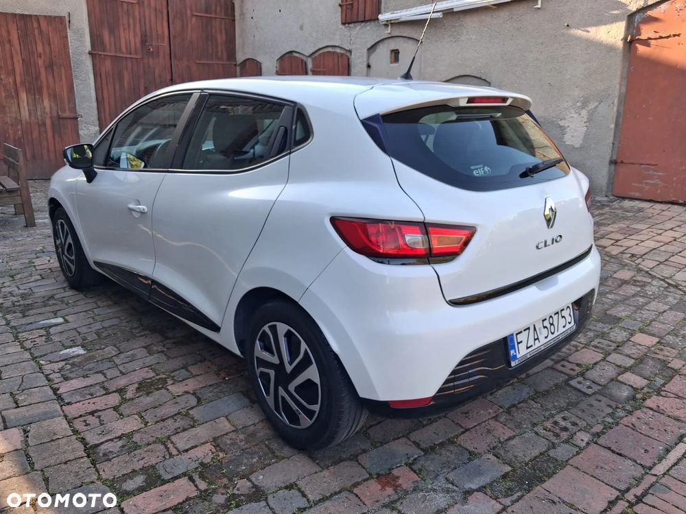 Renault Clio 1.2 16V 75 Life - 3