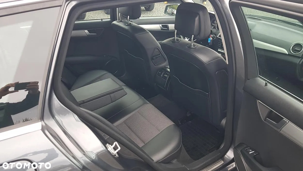Mercedes-Benz Klasa C 220 T CDI DPF Automatik BlueEFFICIENCY Avantgarde - 30