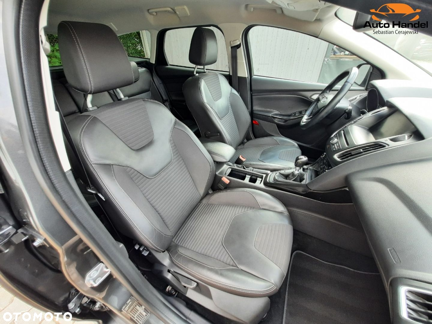 Ford Focus Turnier 1.0 EcoBoost Start-Stopp-System TITANIUM - 32