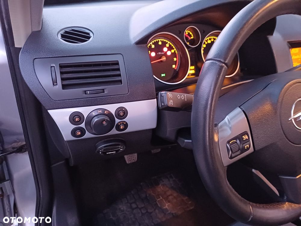 Opel Astra 1.6 Start - 18