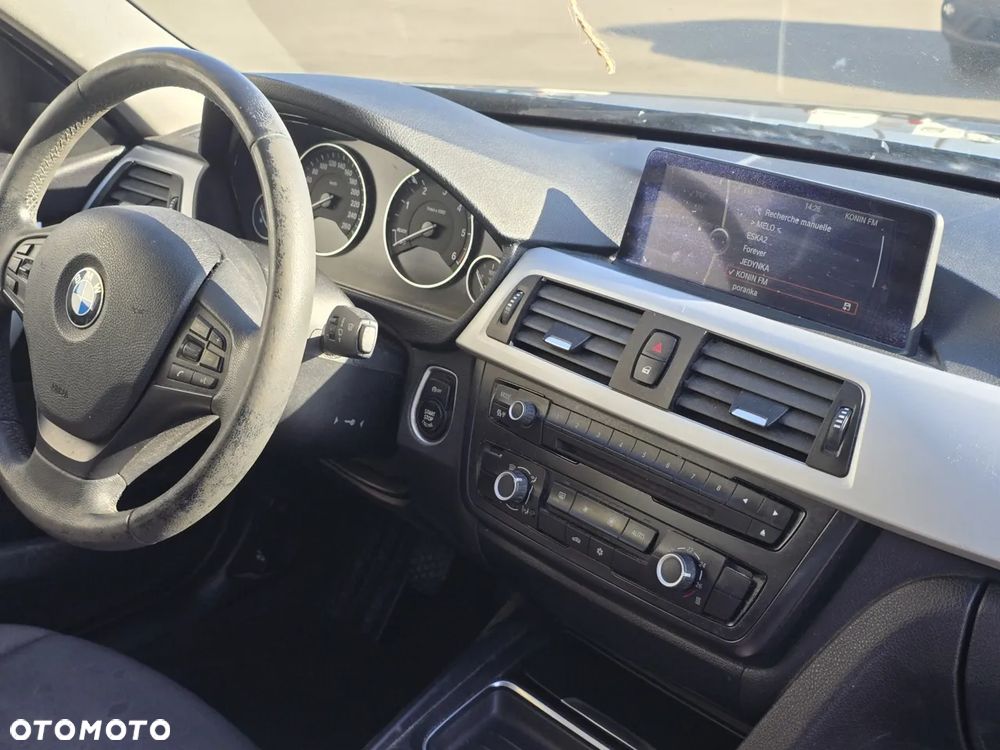 BMW Seria 3 318d - 19
