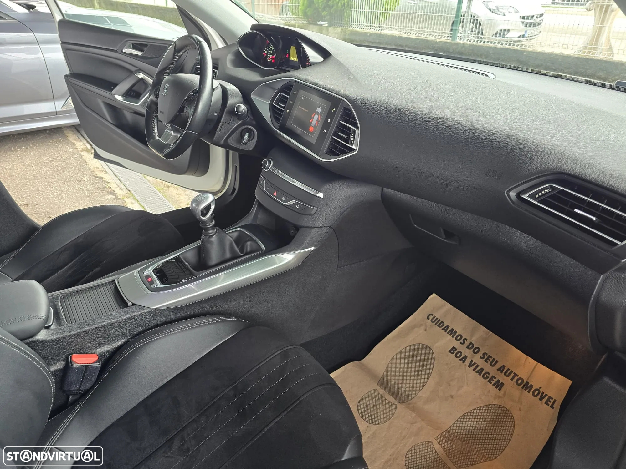 Peugeot 308 1.5 BlueHDi Allure Pack - 28