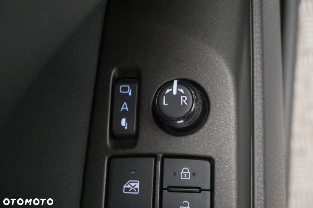 Toyota Camry 2.5 Hybrid Comfort CVT - 28