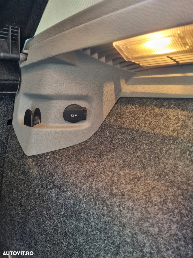 Volkswagen Golf 1.9 TDI DPF Comfortline - 21