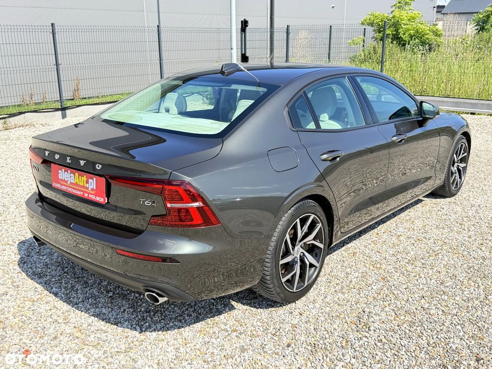 Volvo S60 T6 AWD Momentum Pro - 4