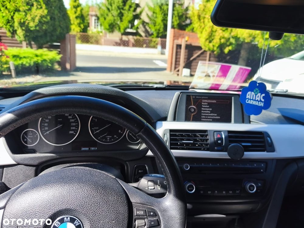 BMW Seria 3 320d - 11