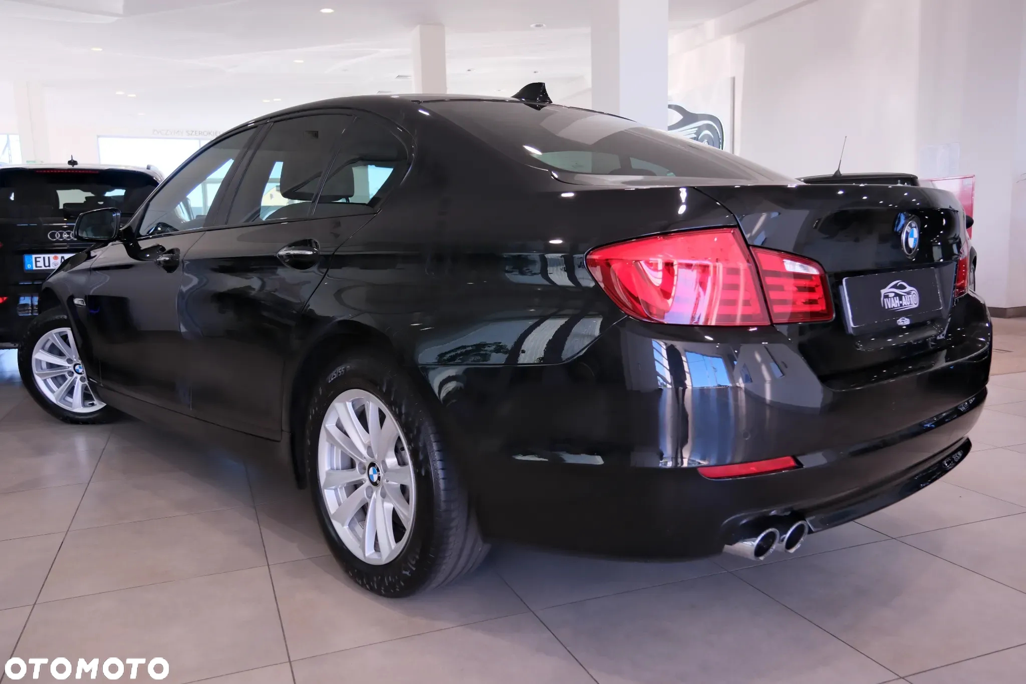 BMW Seria 5 523i - 16
