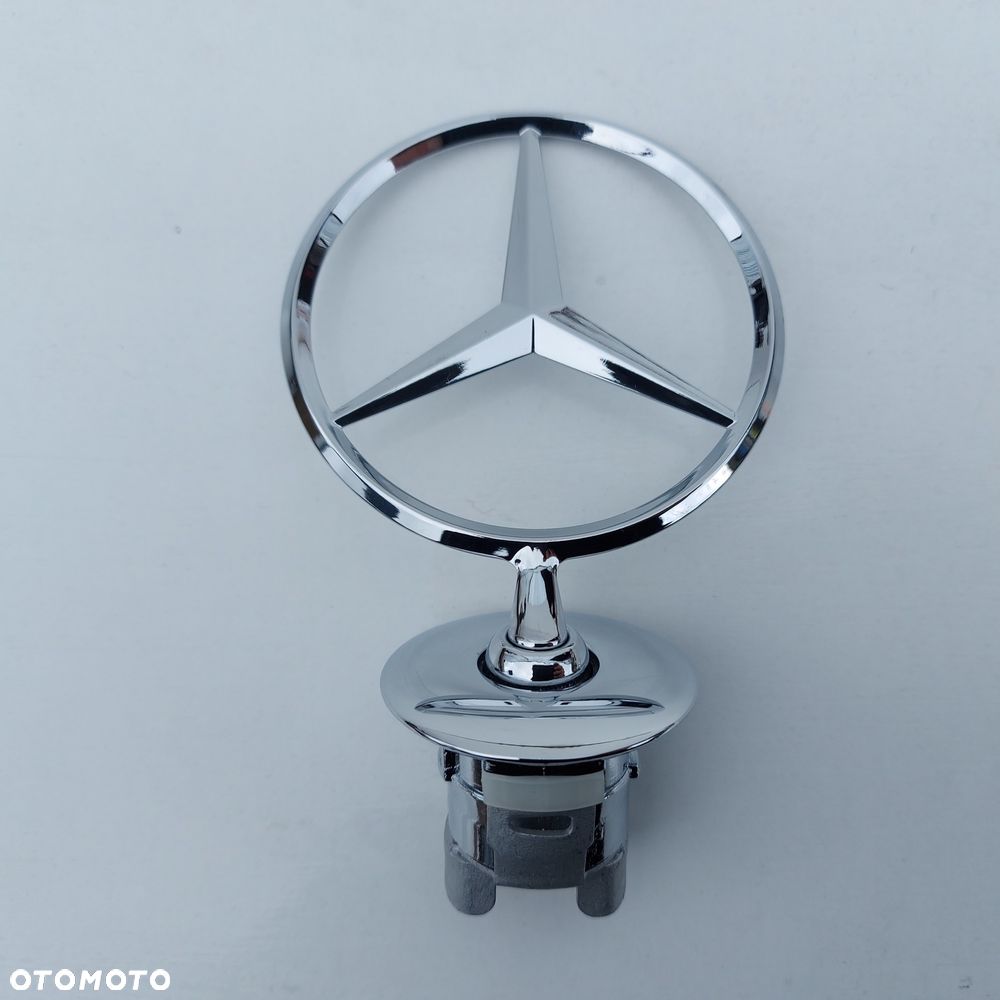 ZNACZEK EMBLEMAT NA MASKE MERCEDES GLE W167 C W204 E W211 W212 W213 S W221 W222 W223 EQS W296 ORYGINAL NOWY 2218800086 - 1