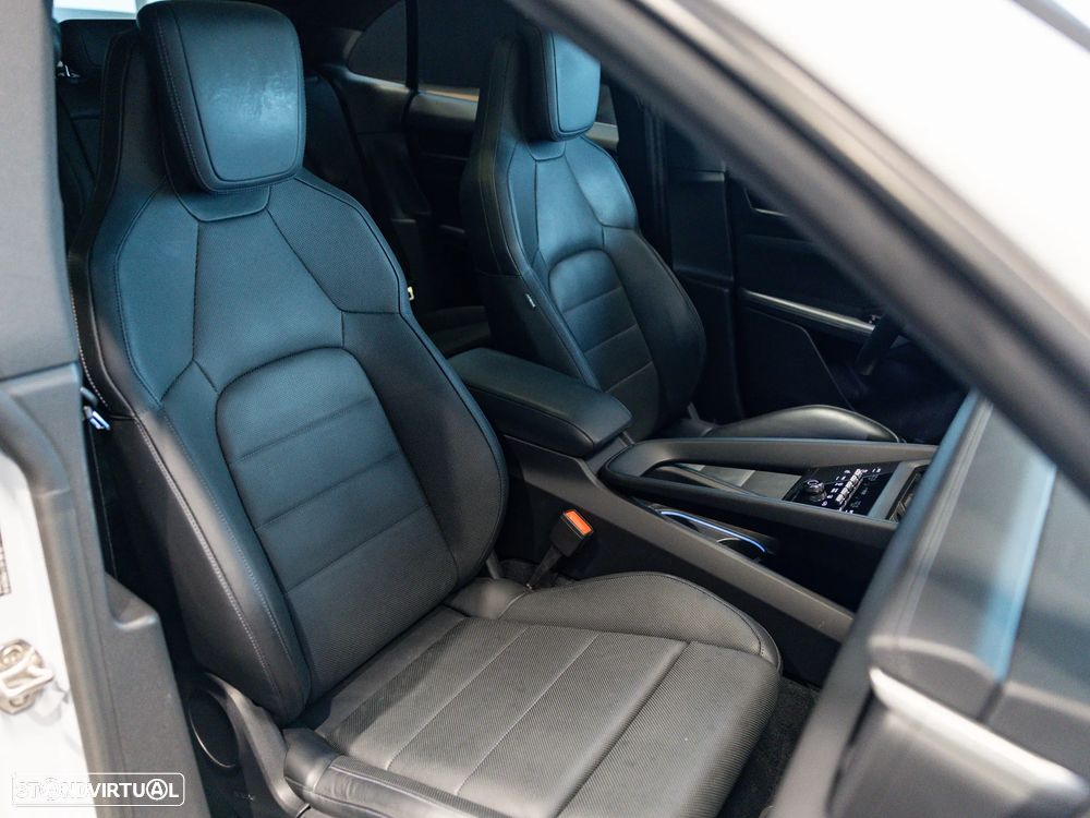 Porsche Macan Electric 4 - 31