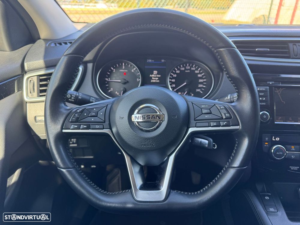 Nissan Qashqai 1.5 dCi N-Connecta J18+Led - 16