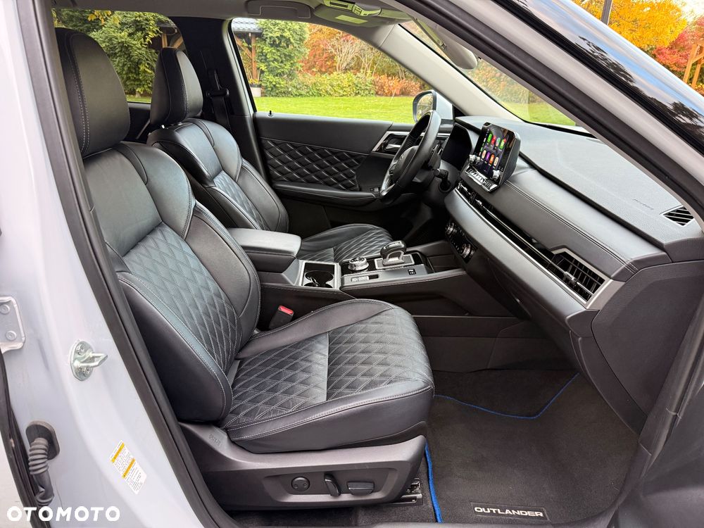 Mitsubishi Outlander - 9