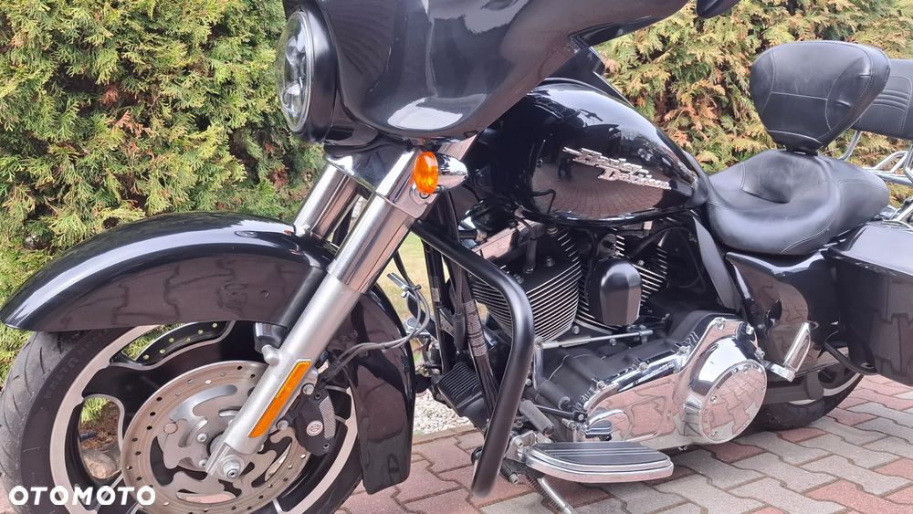 Harley-Davidson Touring Street Glide - 21