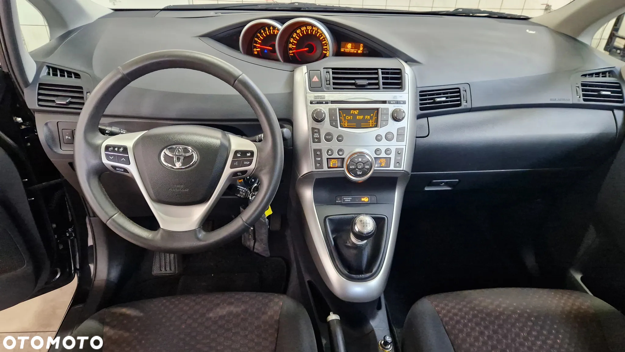 Toyota Verso 1.8 Premium EU5 - 12