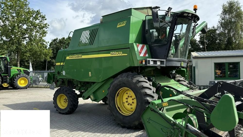 John Deere John Deere 1550 Kombajn zbożowy , 2007 , 1550 WTS,hederu 5,5 m - 1