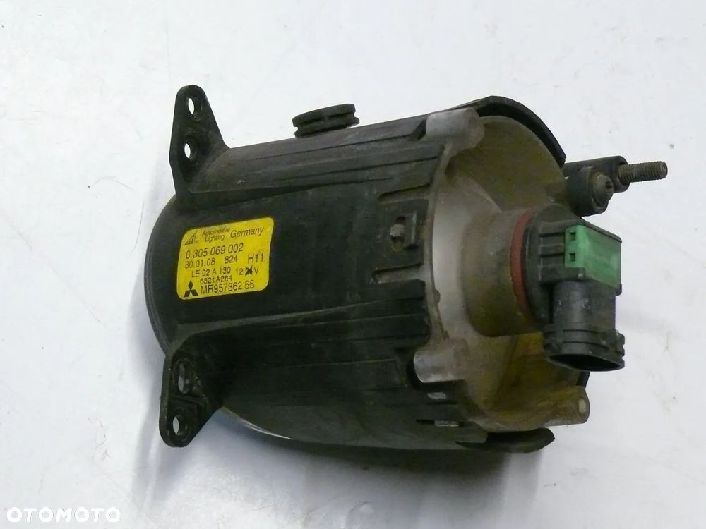 HALOGEN PRZEDNI PRAWY MITSUBISHI COLT LANCER 2004 2008 - 2