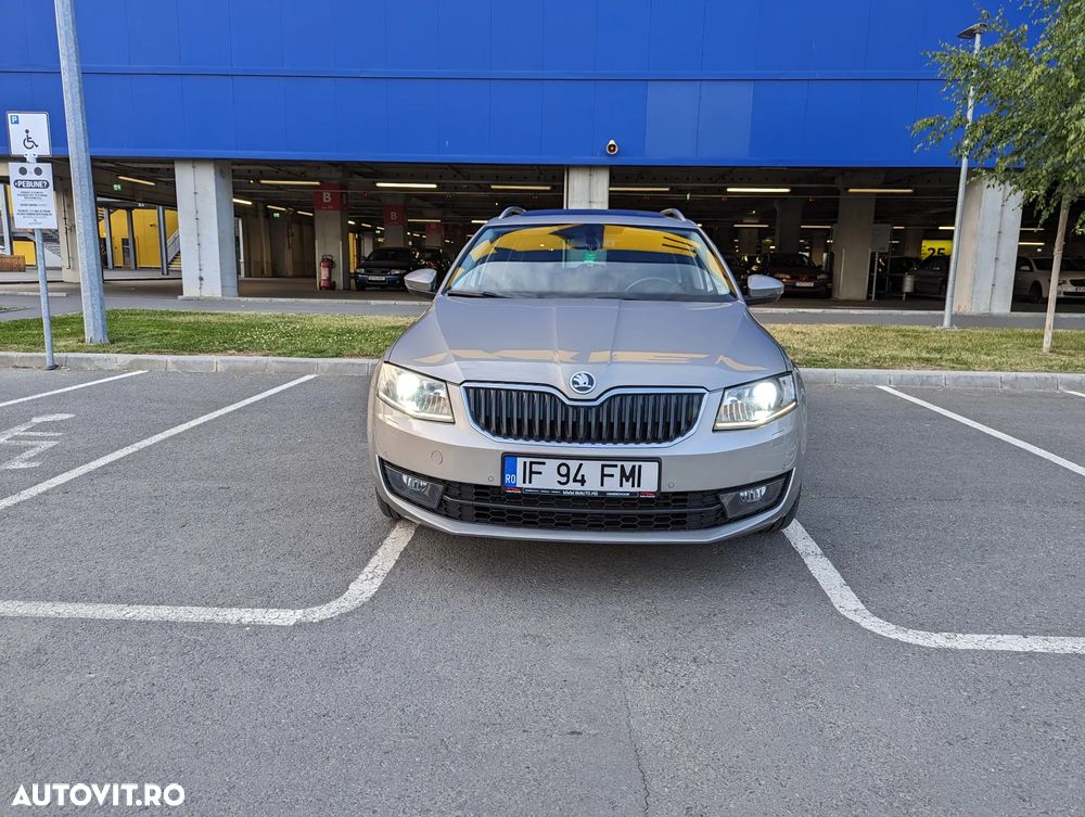 Skoda Octavia Combi 1.6 TDI Ambiente DSG - 2