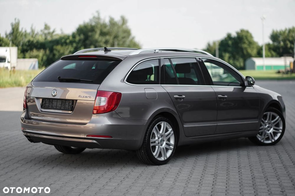 Skoda Superb 2.0 TDI Comfort - 4
