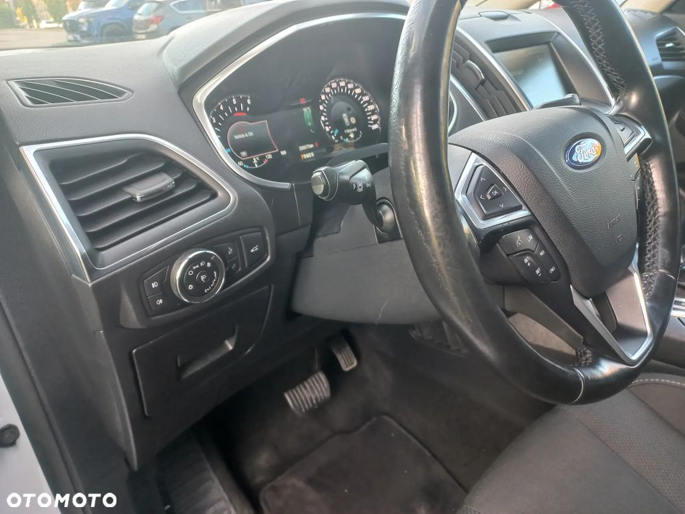 Ford S-Max - 25