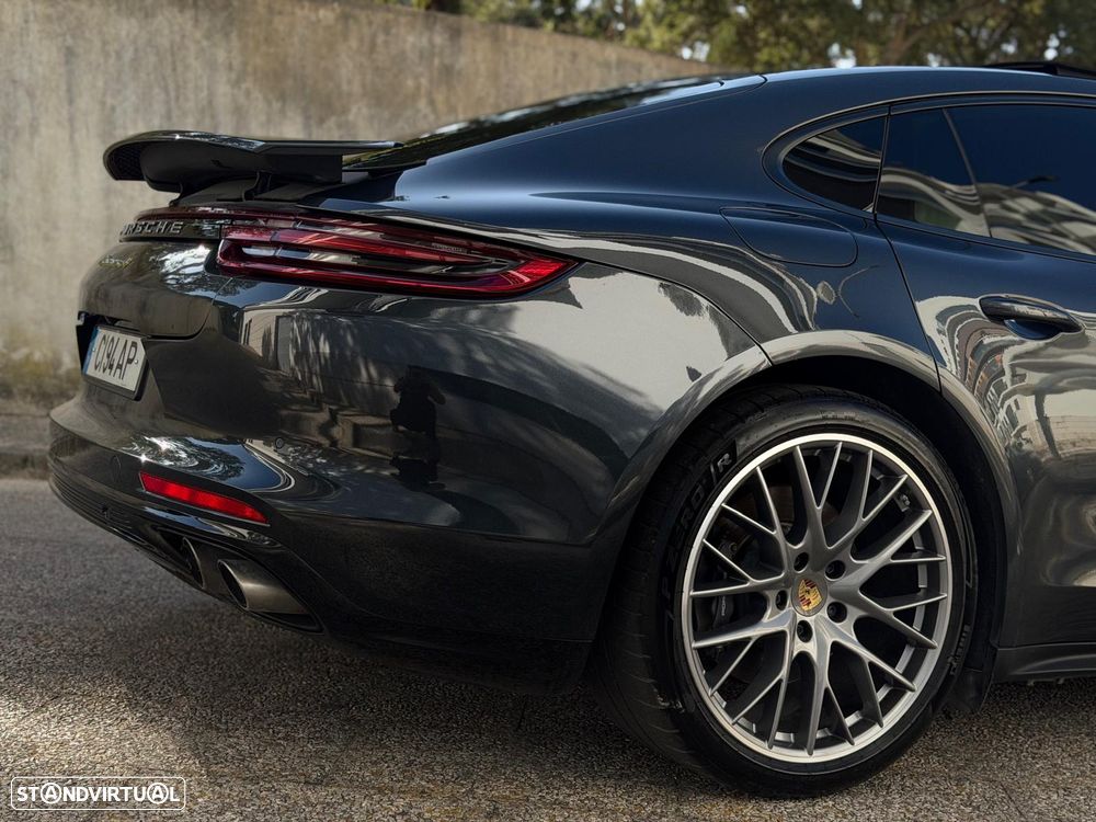 Porsche Panamera 4 E-Hybrid - 17