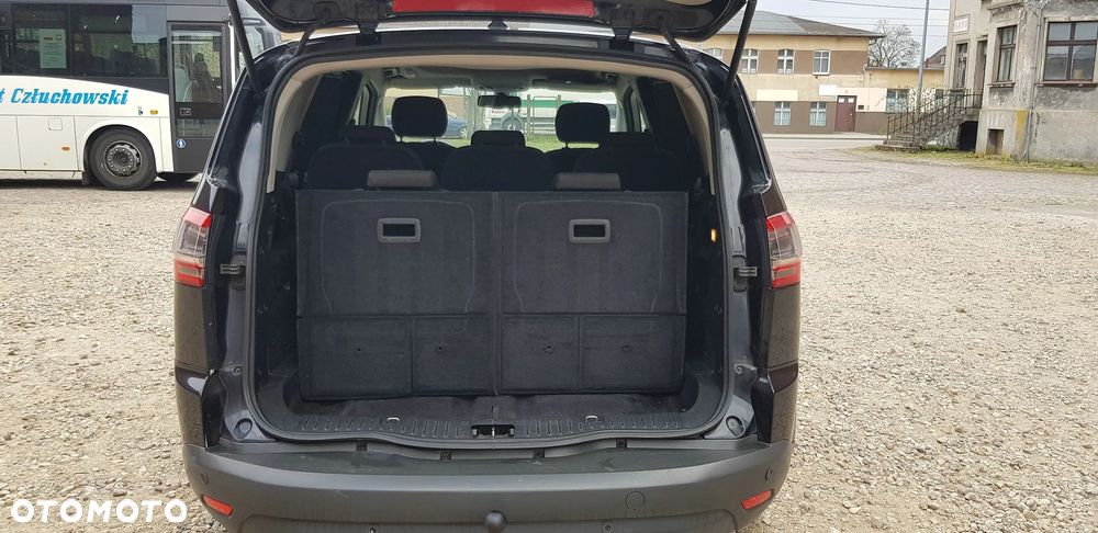 Ford S-Max - 13
