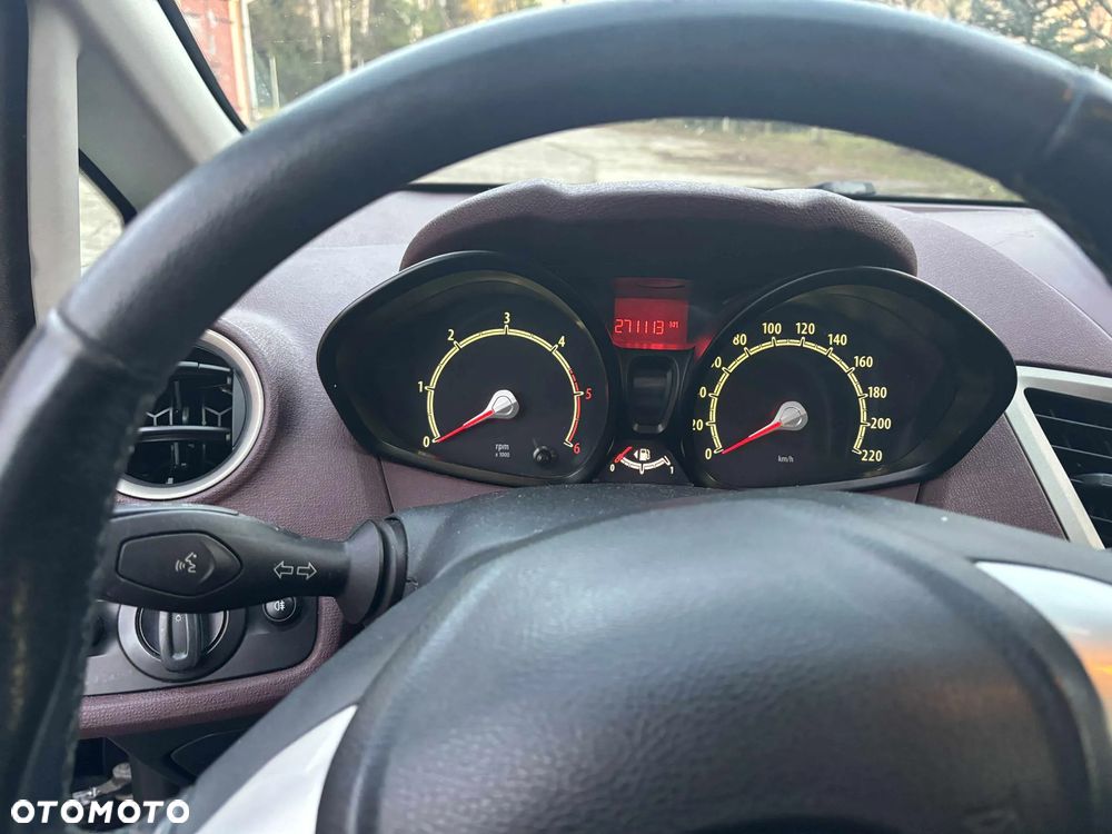 Ford Fiesta 1.6 TDCi Titanium - 25