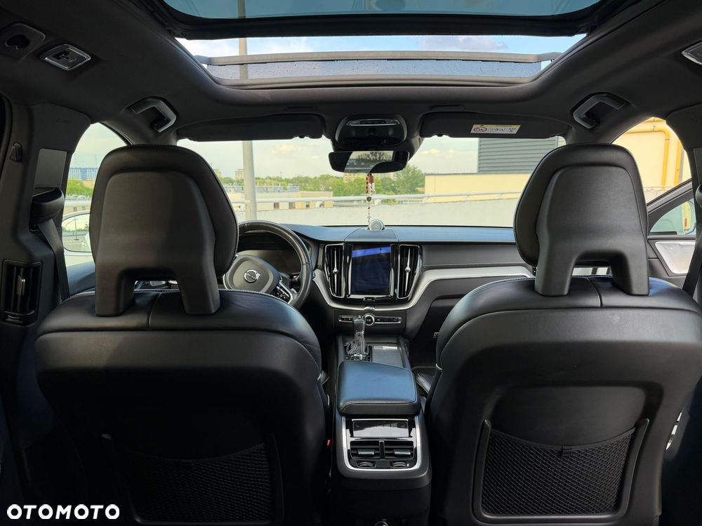 Volvo XC 60 D5 AWD R-Design - 16
