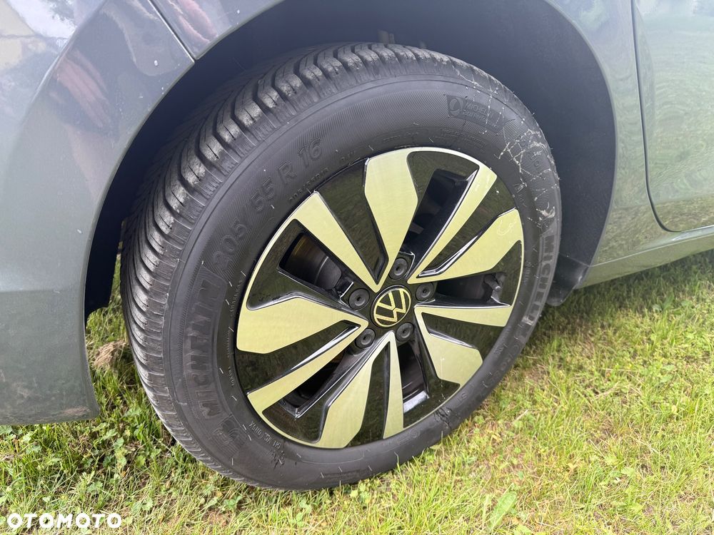 Volkswagen Golf - 10