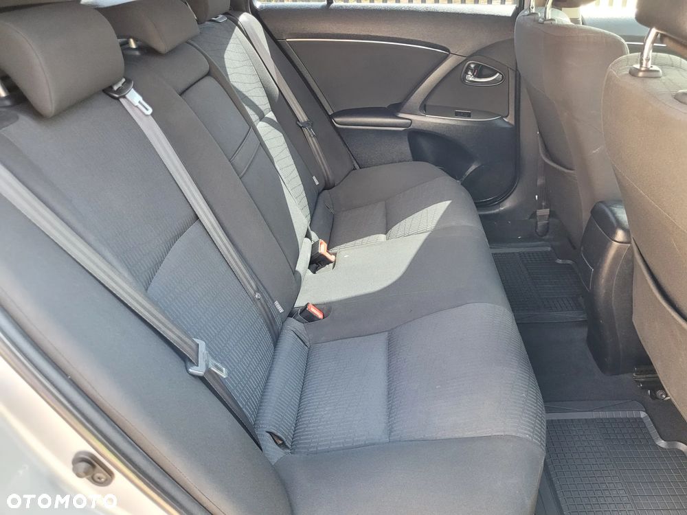 Toyota Avensis 1.8 Sol - 20