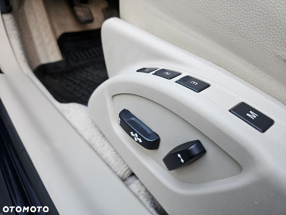 Volvo V70 D4 Momentum - 14