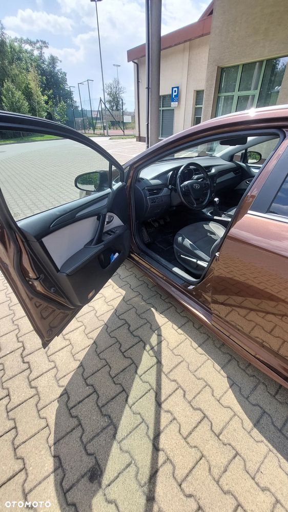 Toyota Avensis 2.0 D-4D Prestige - 6