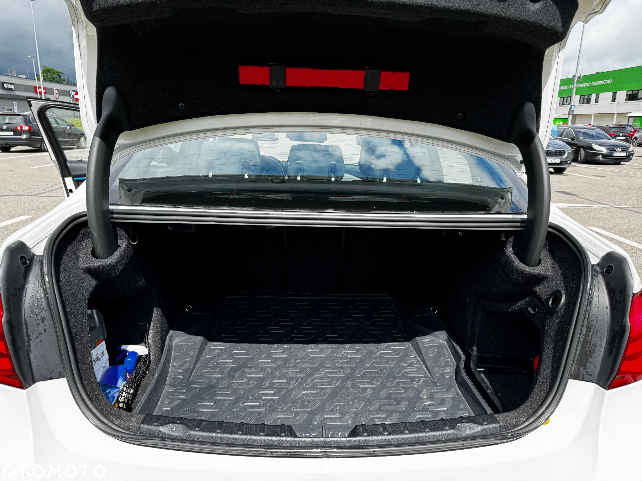 BMW Seria 3 318i - 14