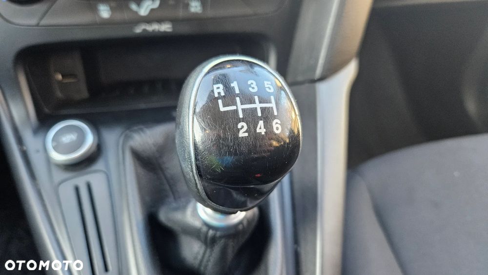 Ford Focus 1.5 TDCi SYNC Edition - 21