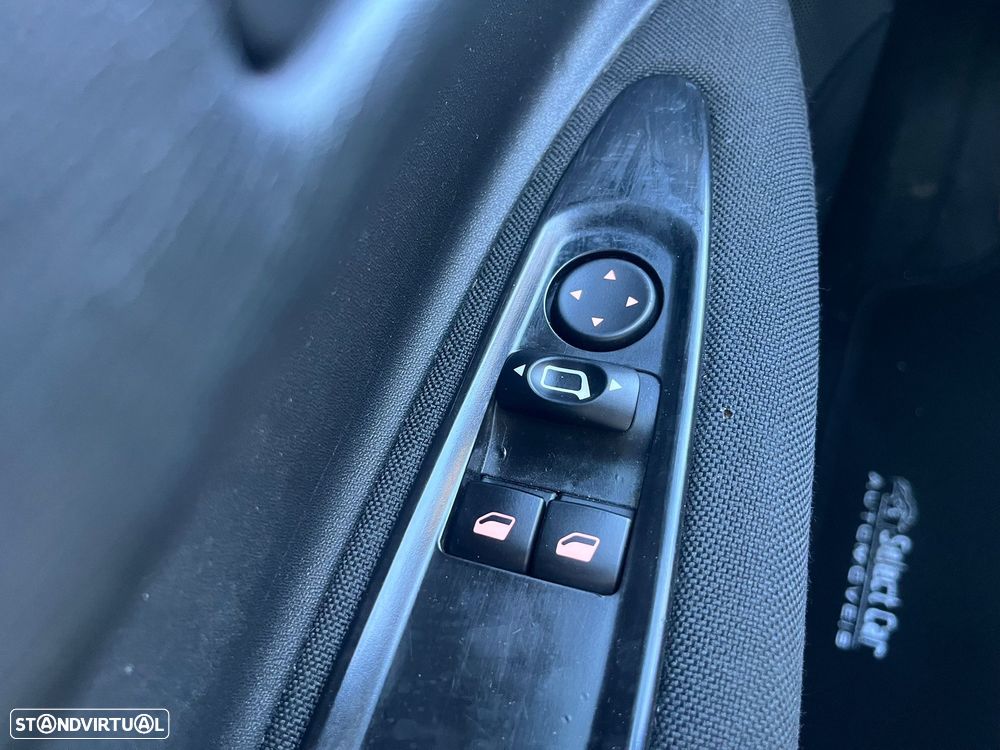Citroën C4 1.6 HDI VTR Pack - 22