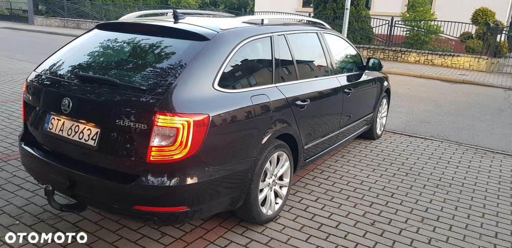 Skoda Superb 2.0 TDI Elegance DSG - 4