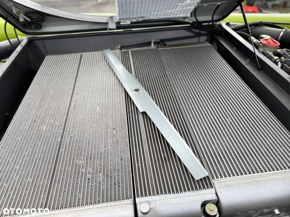 Claas Lexion 750TT z hederem - 11