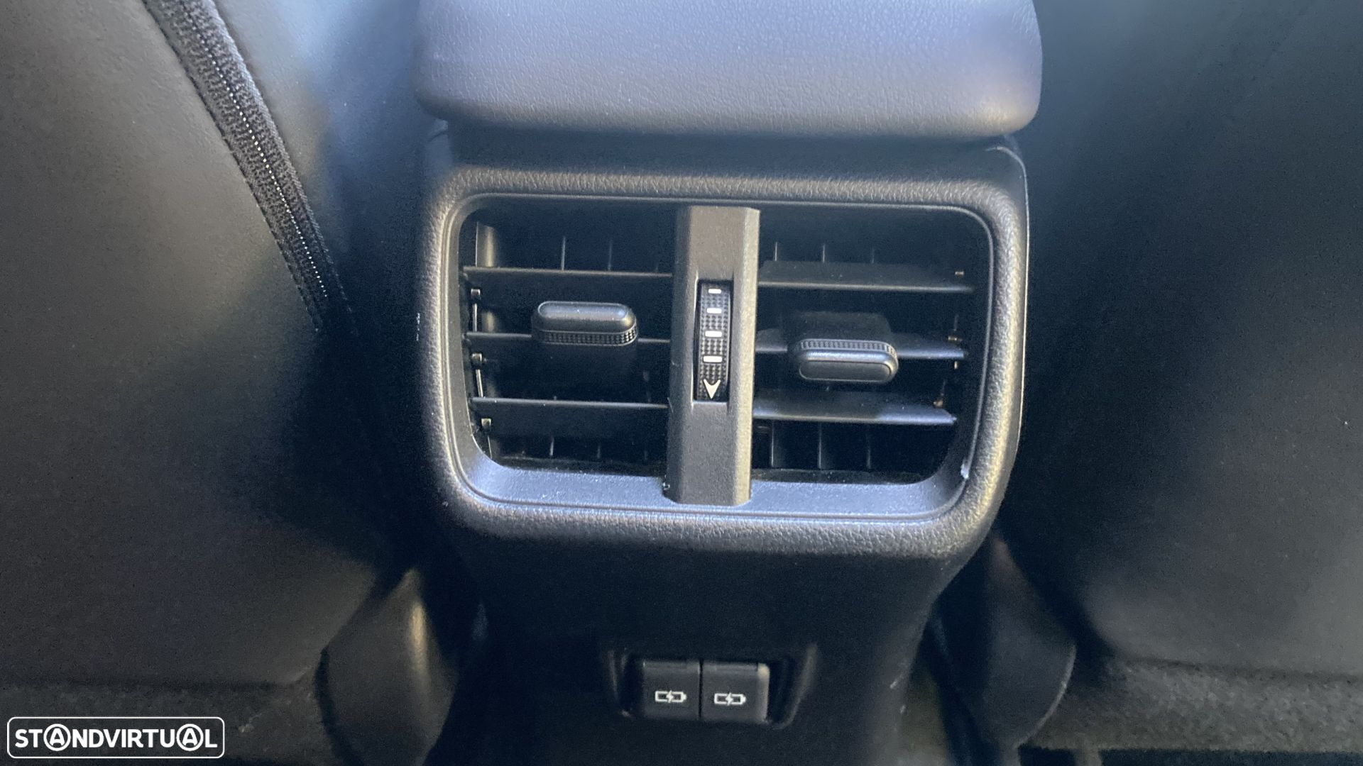 Lexus UX 250h Sport (Ecrã 12.3) - 15