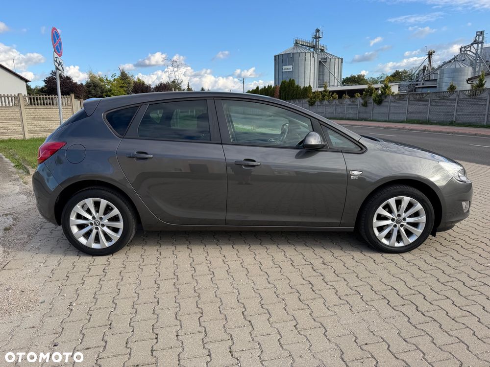 Opel Astra 1.4 Turbo ecoFLEX Start/Stop 150 Jahre - 6