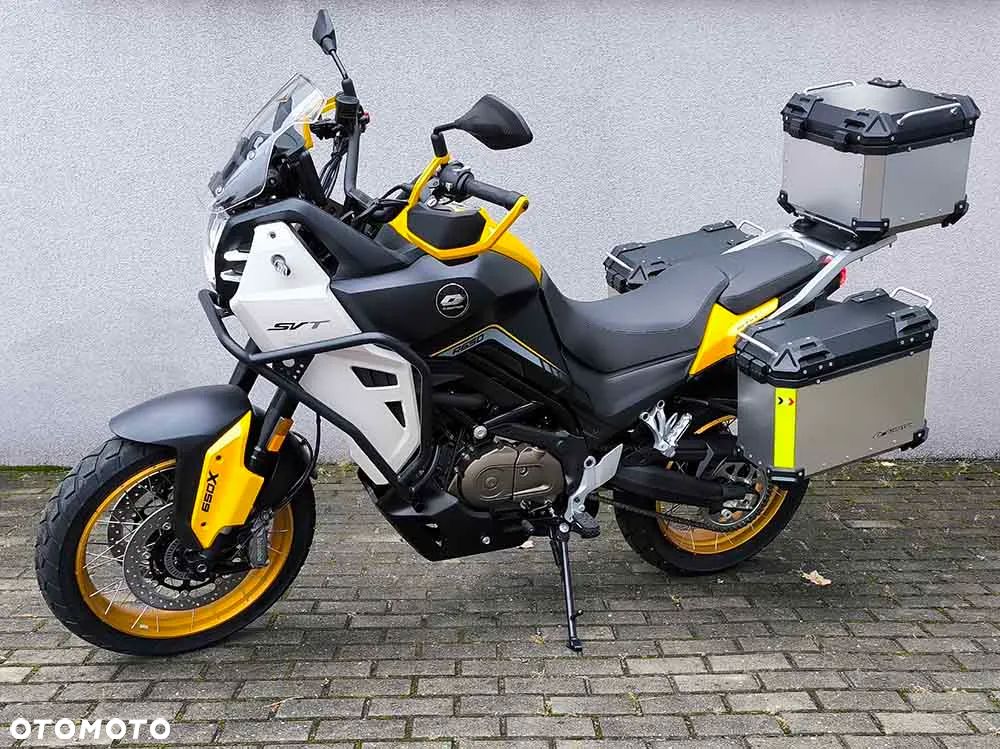 QJMOTOR SVT 650X - 11
