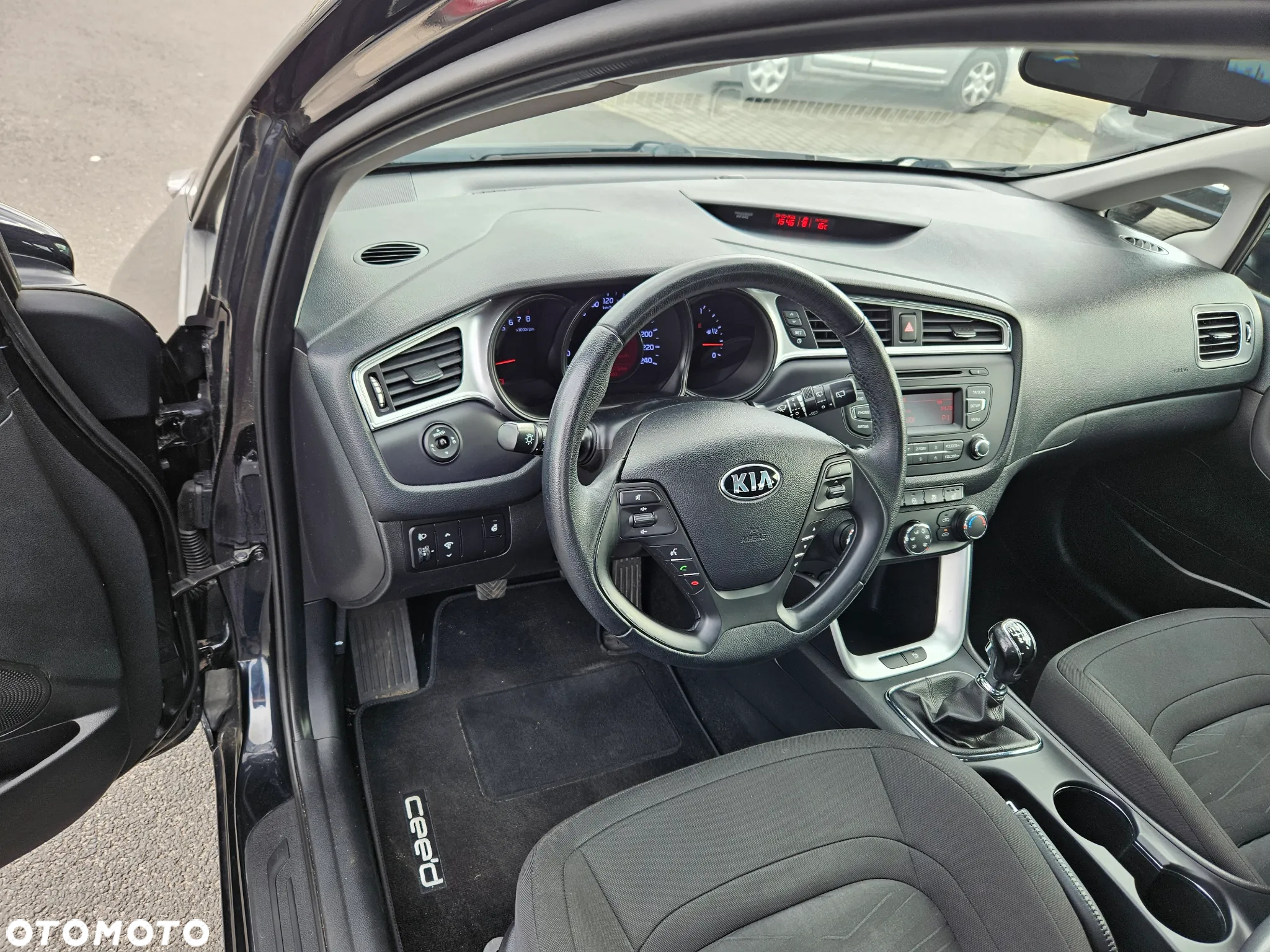 Kia Ceed 1.4 CVVT Dream-Team Edition - 3