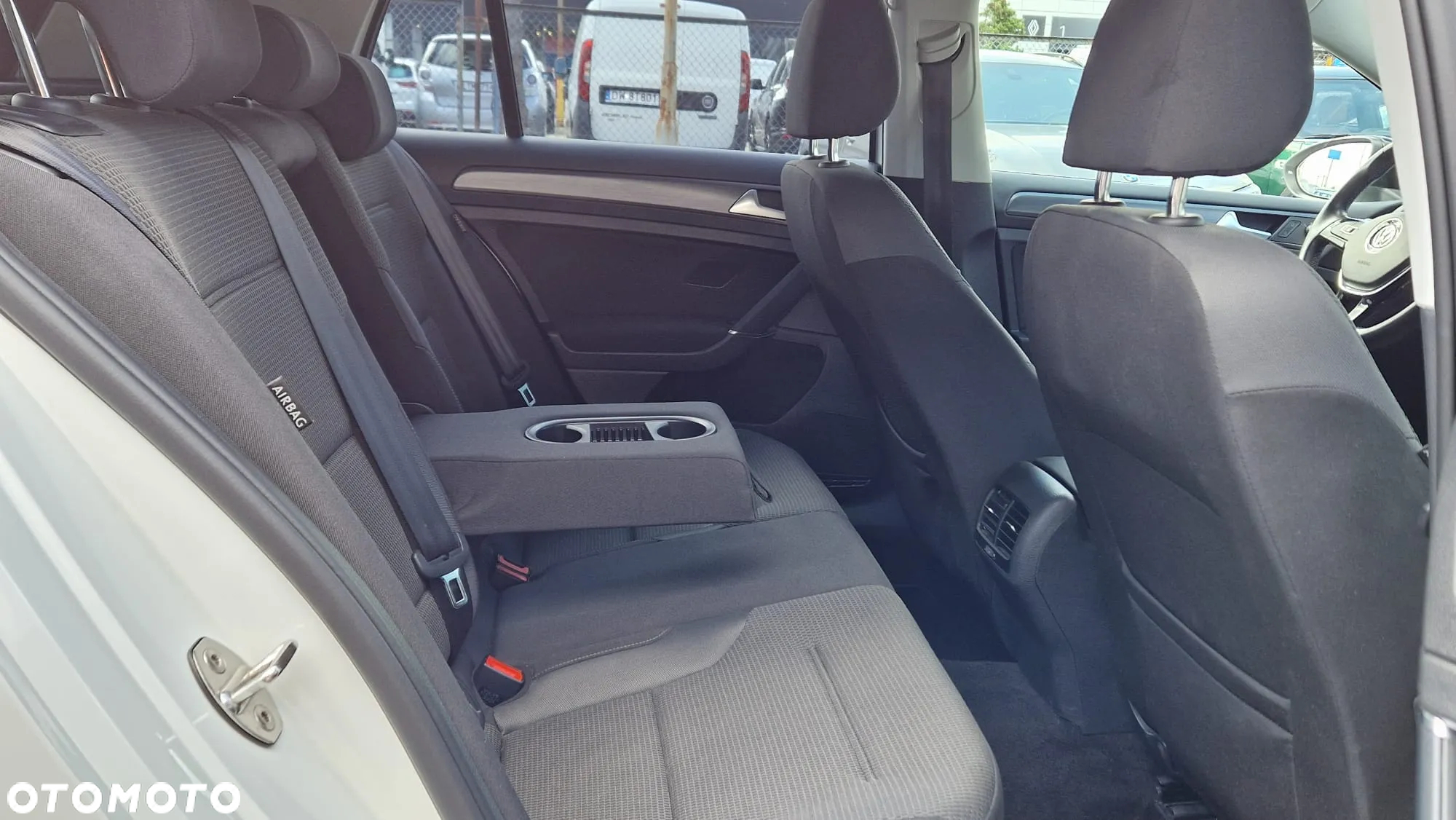 Volkswagen Golf e-Golf - 31