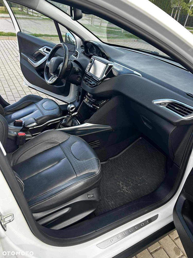 Peugeot 2008 1.6 e-HDi Allure S&S - 15