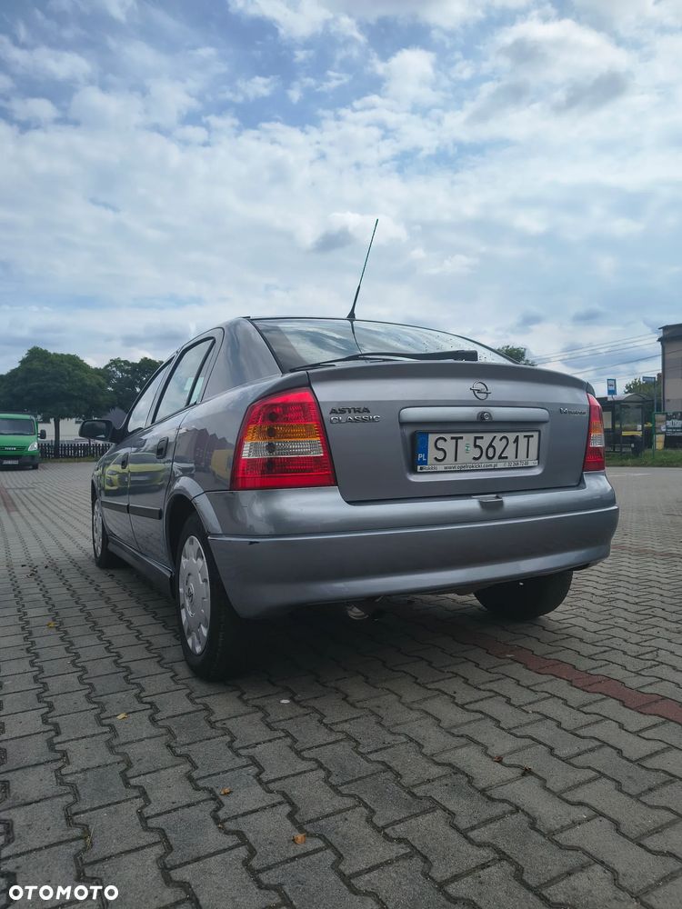 Opel Astra 1.4 - 8